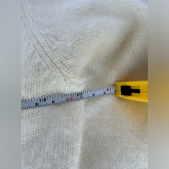 Sarah Spencer Cream Color Lambswool Angora Rabbit Hair V-neck Sweater size XL - Picture 7 of 8